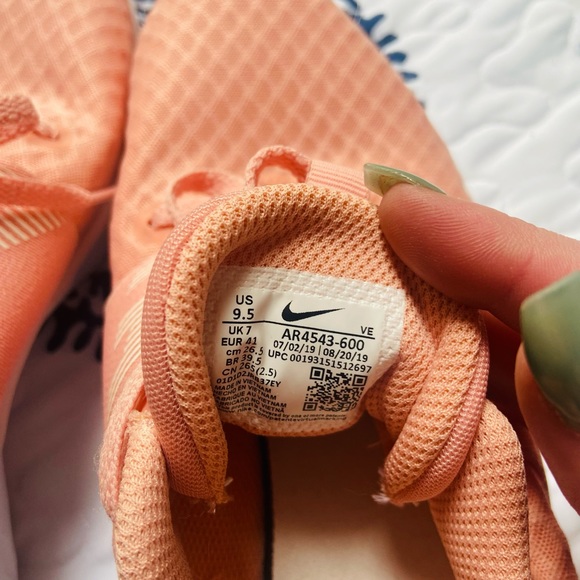 Brand new Nike trainers. 9.5 women’s. - Picture 5 of 7